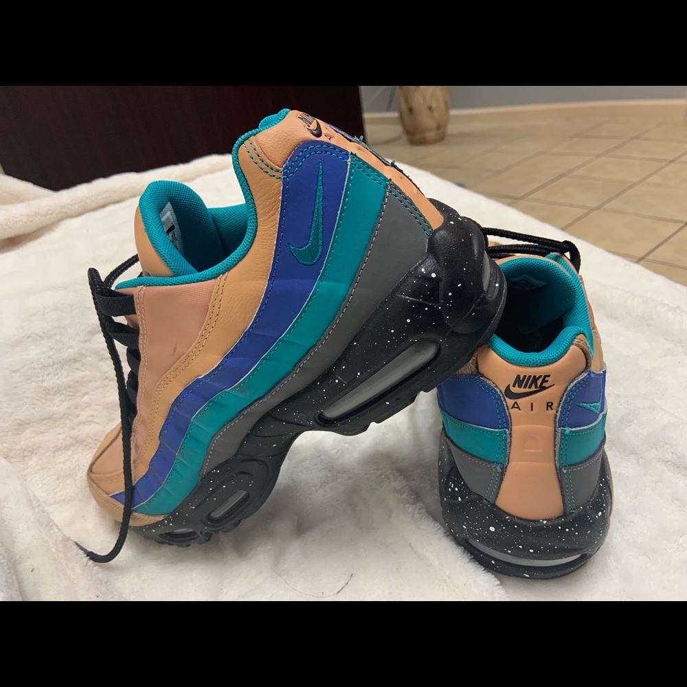 Running shoes - Picture 5 of 5